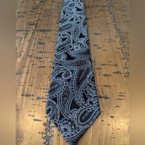 George 100% silk Paisley tie
